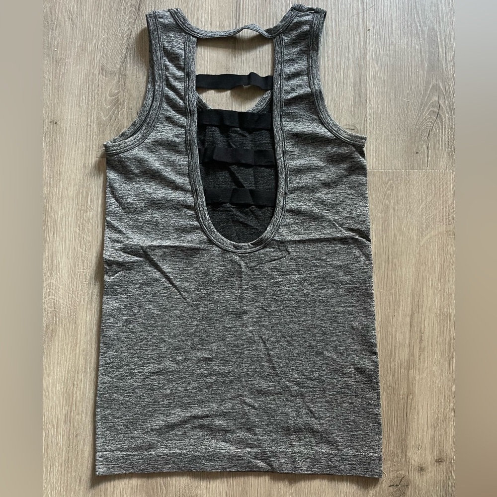 Women’s Workout Top